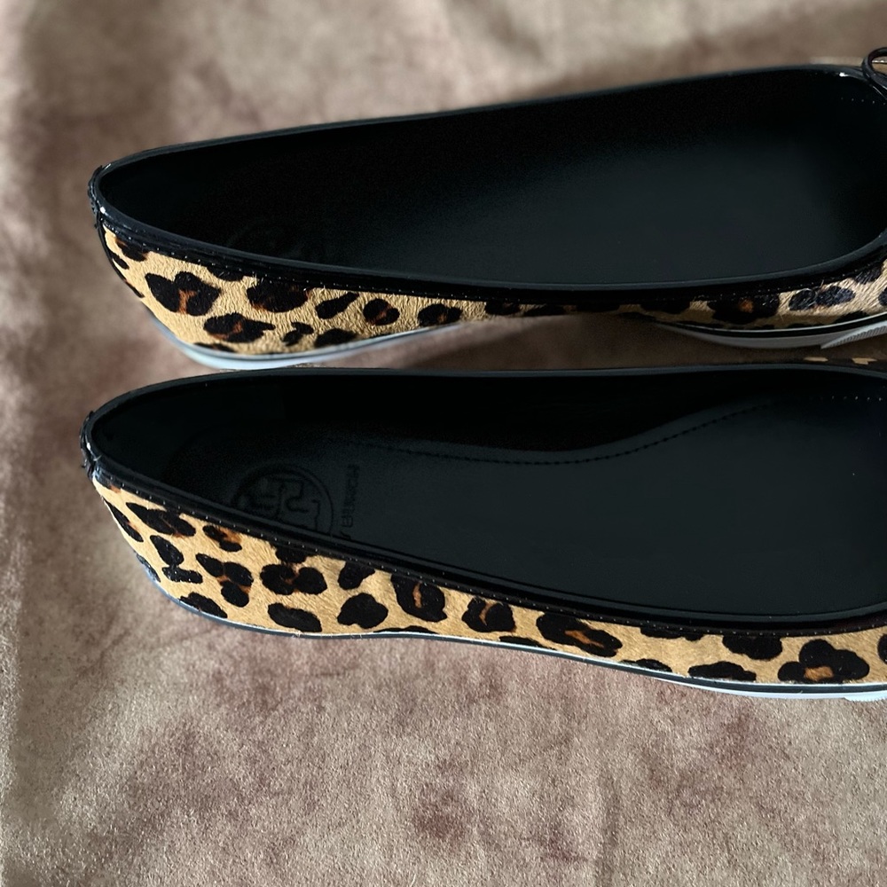 TORY BURCH SKYLER NIB AUTHENTIC CALF HAIR OCELOT LEOPARD BLK PATENT LEATHER FLAT - Picture 6 of 17